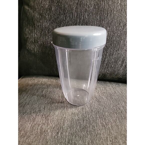 Nutribullet 32 oz Tall Cup with Stay Fresh Lid; Fits 600W, 900W Blenders - Picture 1 of 7
